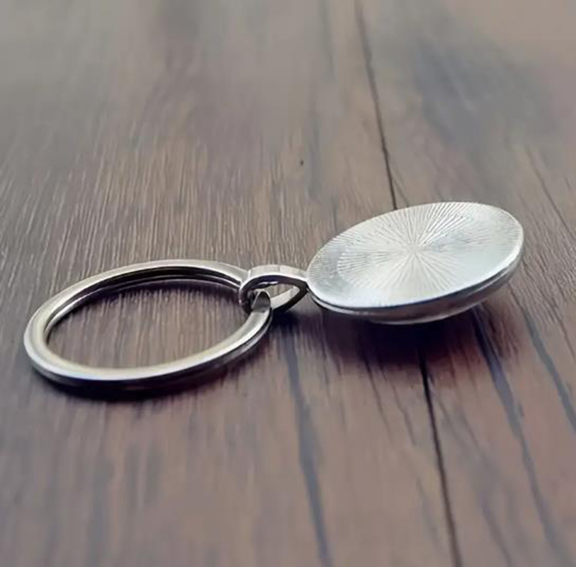 Round keychain, medieval style - Car Accessories Edinburgh avaliação e preço